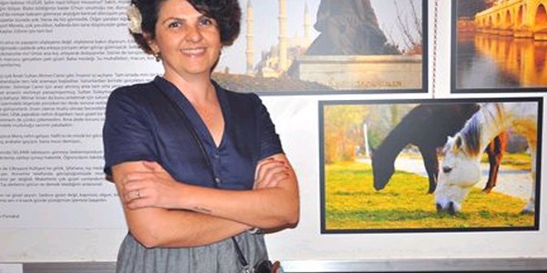 Engelleri kald�ran sergi �zmir'de a��ld�