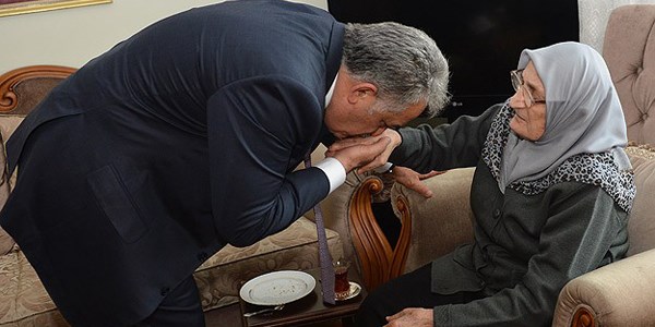 Bakanlar�n g�z�nden anneler