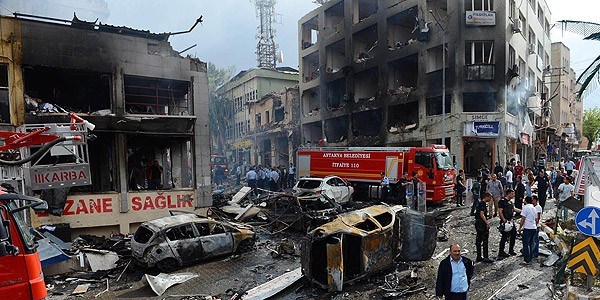 Reyhanlı'da patlamalar: 45 ölü, 100 yaralı/Video