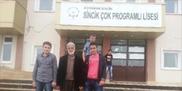 58 yaşında, okumaya yeniden başladı