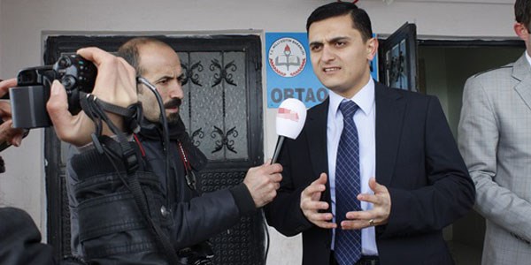 Bu ilçede öğretmen açığını polisler kapatıyor