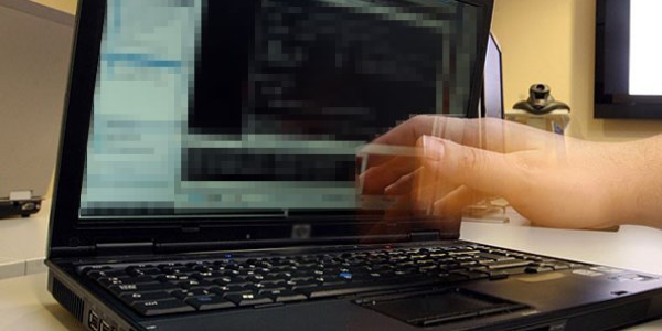 �nternetten otomobil bakanlara uyar�