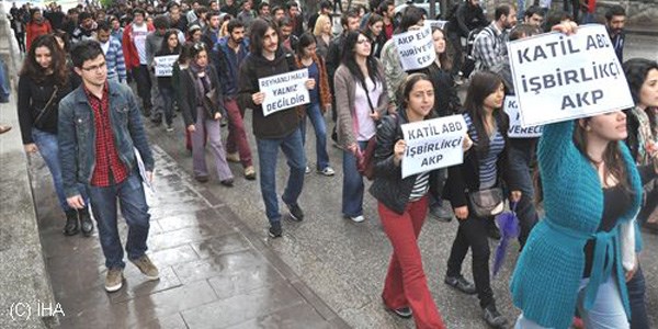Öğrencilerden Reyhanlı saldırısına tepki