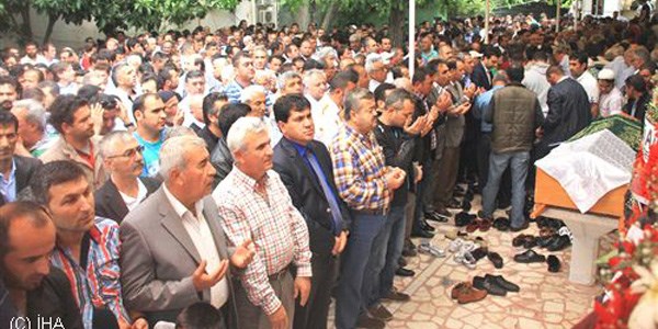 Liseli Büşra, gözyaşları arasında son yolculuğuna uğurlandı