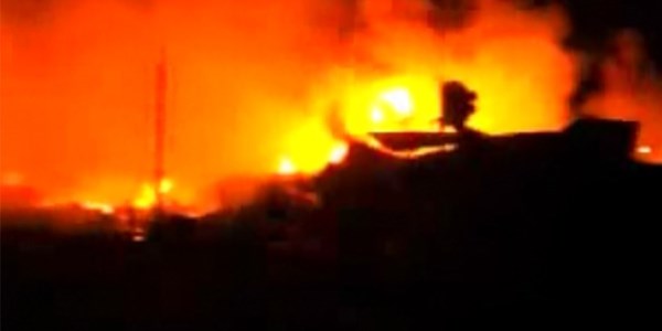 Yangında 3 itfaiyeci ölümden döndü