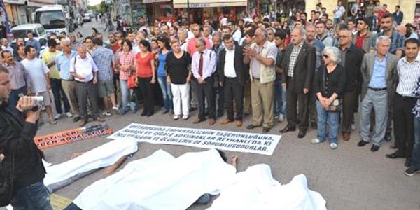 Tarsus'ta kefenli Reyhanlı protestosu