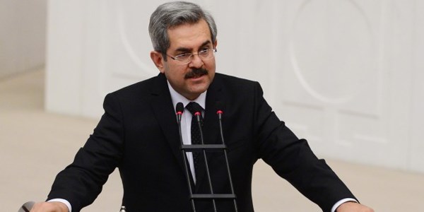 Ak Partili Ünüvar, trafik kazasında yaralandı