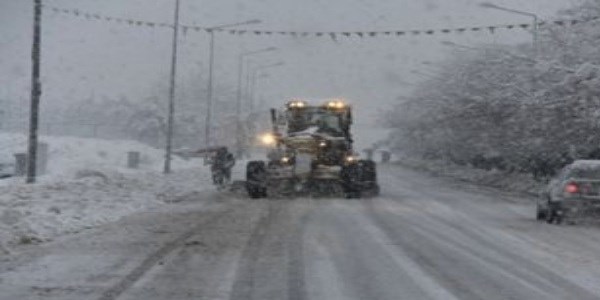 Van'da kar yağışı ve fırtına