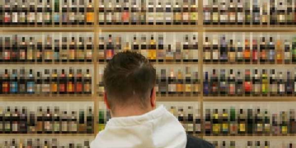 Alkol tüketimi ile satışı yeniden düzenleniyor