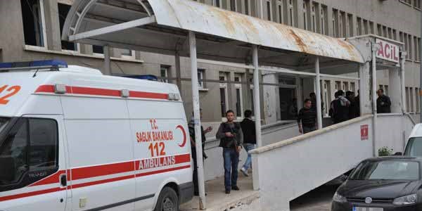 Hastanede asansör boşluğuna düşen personel yaralandı