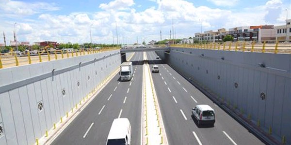 Borsa köprülü kavşağı trafiğe açıldı