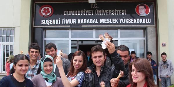 Öğrenciler kendi dondurmalarını yaptı