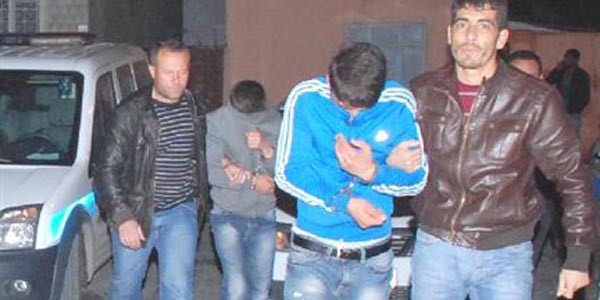Futbolcular ma�tayken cep telefonlar�n� �ald�lar