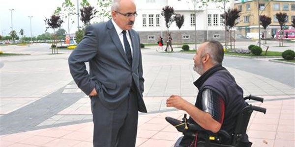 Kendisine uzanacak yard�m eli bekliyor
