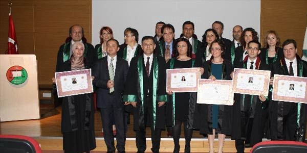 Genç avukatlar ruhsatnamelerini aldılar