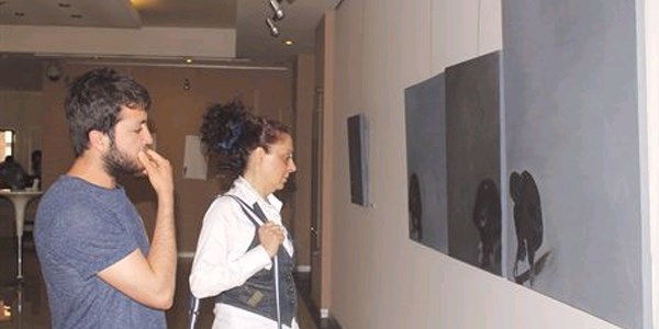 Genç ressam Övünç Demiray ilk kişisel resim sergisini açtı