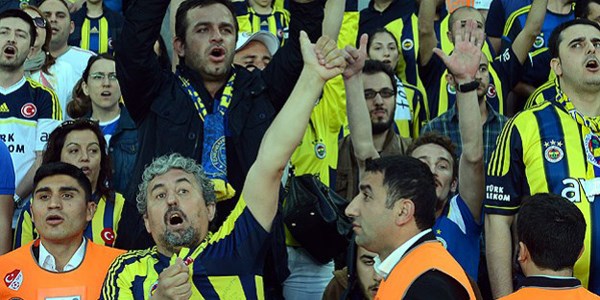 �ocuklara taraftarl�k duygusu a��larken dikkat edin!