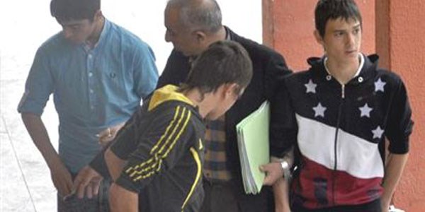 Camiden hırsızlık yapan 4 çocuk gözaltına alındı