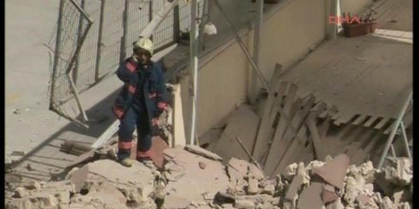 �stanbul'da 6 katl� bina ��kt�