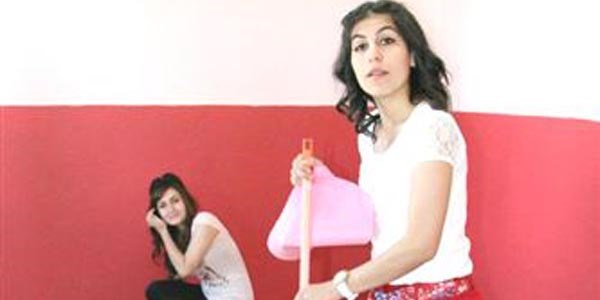 Üniversiteliler ilkokulu yeniledi