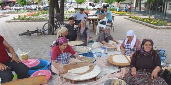 Engelli öğrencilerden kermes