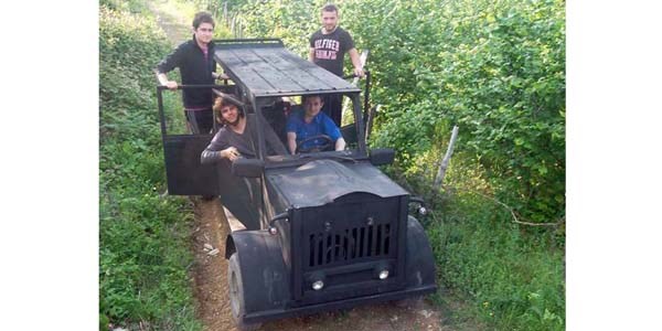 Tarım aracından devrim otomobili yaptılar