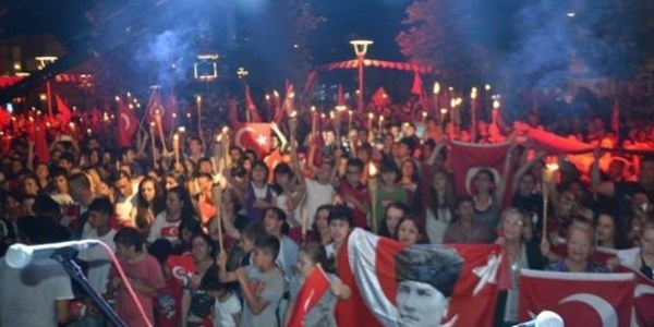 2 bin genç Ata'nın Gençliğe Hitabesi'ni okumak için buluştu