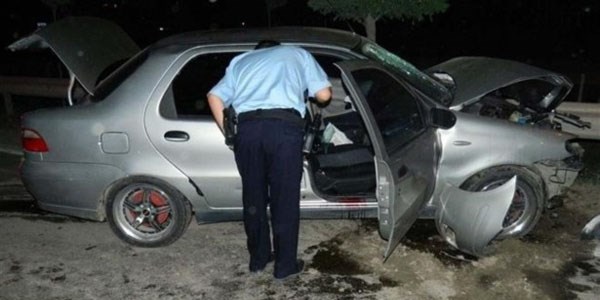 Uygulama yapan ekip araçına çarptı: 3'ü polis, 6 yaralı