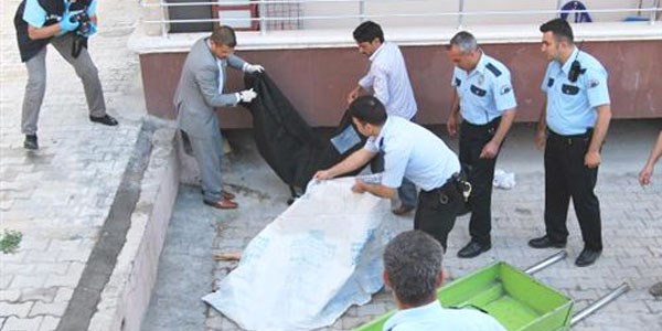 Liseli kız 10'uncu kattan atlayarak intihar etti