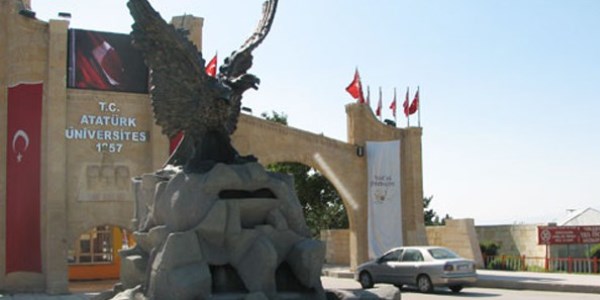 Atatürk Üniversitesi karıştı: 20 gözaltı