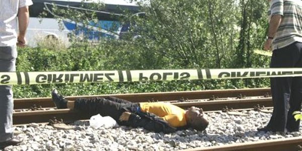 YHT hattında hurda toplarken akıma kapılıp öldü