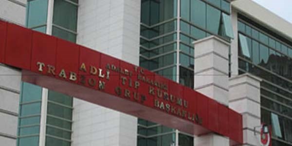 Genç öğretmen, evde ölü bulundu