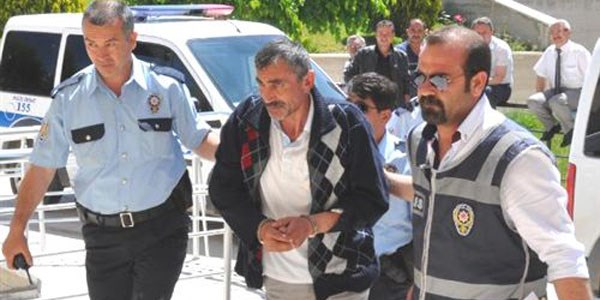 Kahvehaneci kendi tabancasıyla öldürüldü