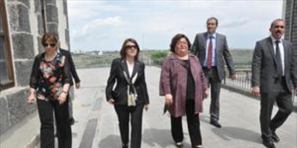 İş kadınları Diyarbakır'ın tarihi yerlerini gezdi