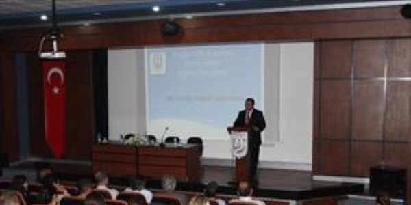 Okul yöneticilerine e-konferansla yönetici eğitimi
