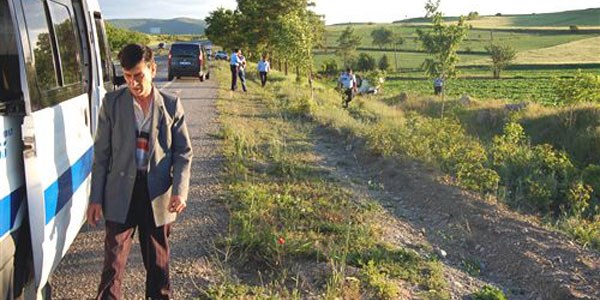Polis memurları kaza yaptı: 3 yaralı