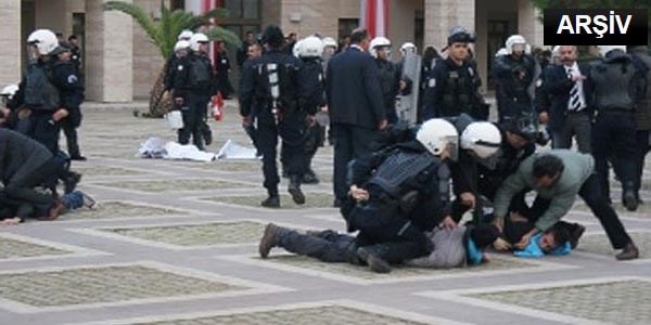 Savcılardan 'yumurtalı eylem' için iki farklı karar