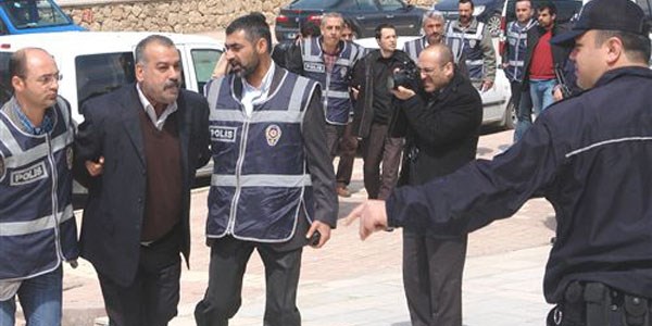 Do�enti �ld�renlere gasptan da ceza istendi