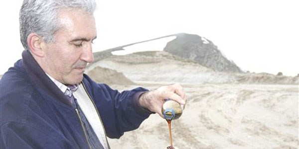 Nemrut'ta karlı pekmez keyfi