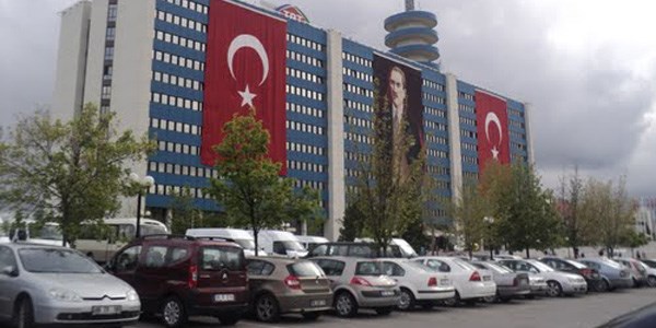 Kamu binalarının bahçeleri halka açılıyor/ Video