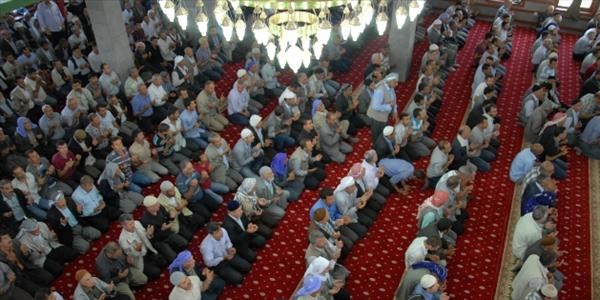 Siverek'in en büyük camisi dualarla ibadete açıldı