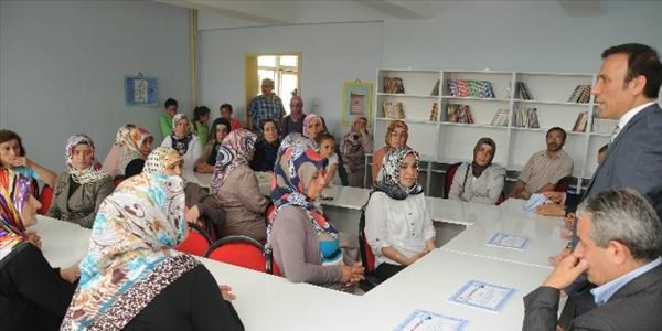 'Aile Okulu Eitimi'ni tamamlayan annelere sertifika
