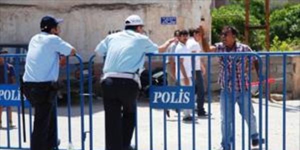 Reyhanlı'da polis-vatandaş gerginliği