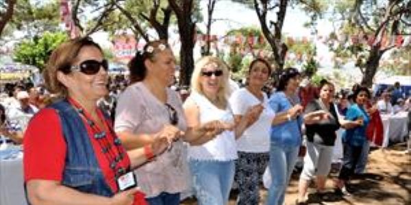 Erdemli'de Cumhuriyet Ve Gençlik Şöleni