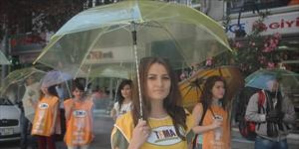 Genç tema üyelerinden flashmob uygulaması