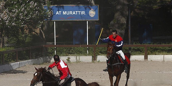 S�variler cirit oynuyor