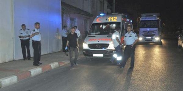Çalıştığı firmanın deposunda kendini astı