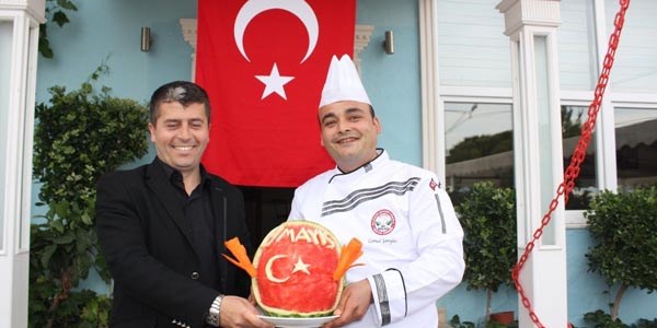 Cemal usta karpuzu tablo gibi işledi