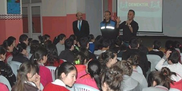 Polis, 5 bin öğrenciye güvenli interneti anlattı