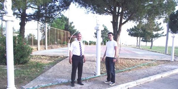 Ak�ay'da tesis m�d�r� belediye ba�kan� gibi �al���yor